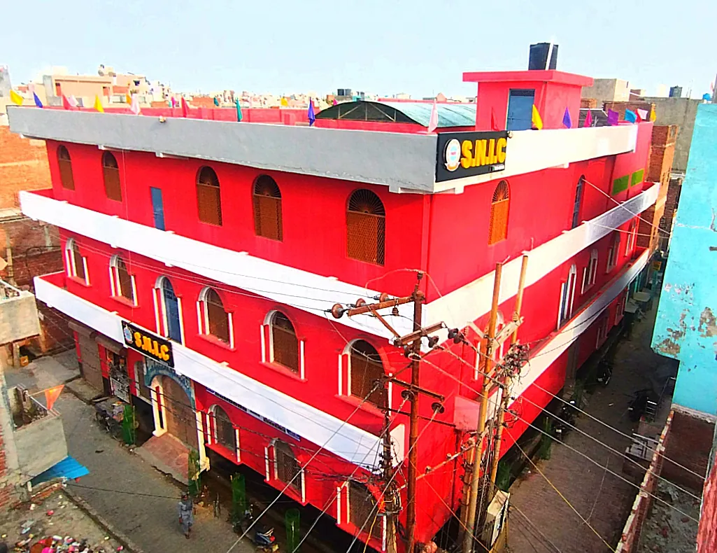 Upper floors and roofline of the Shanti Niketan Inter College campus
